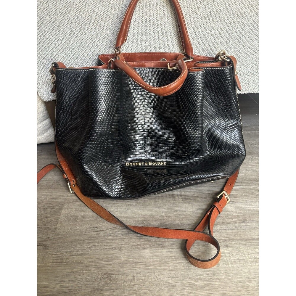 Dooney & Bourke Genuine Leather Pebble Grain Tote Detachable Strap Red Lining